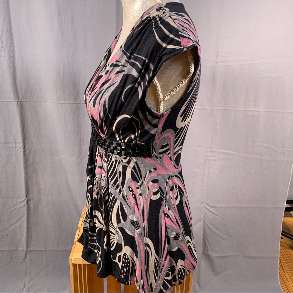 Express Black Graphic Top w/Rhinestone detail (S) - Picture 9 of 16